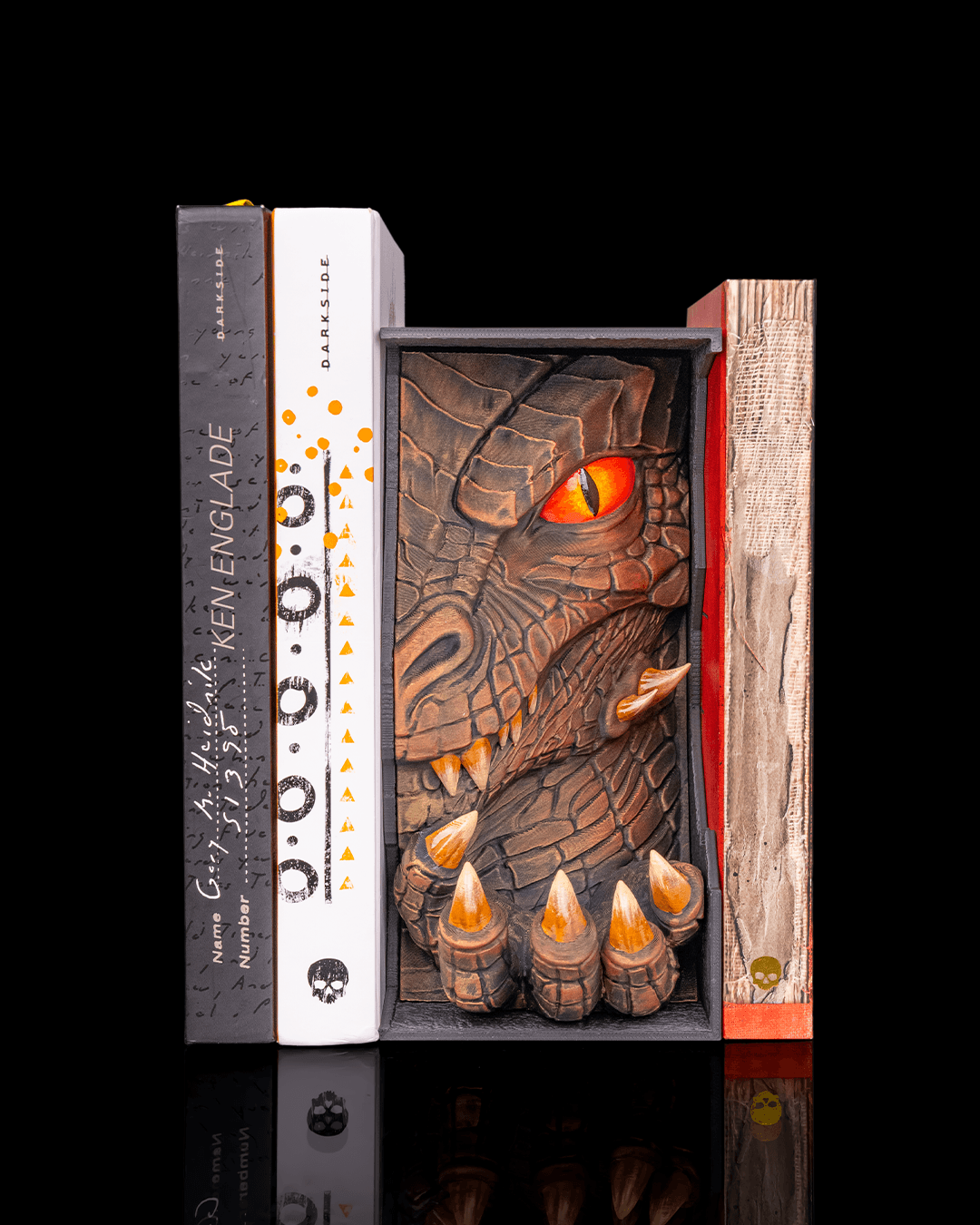 Book Nook Drachenblick – Drache lugt zwischen Büchern hervor, 3D-Druck